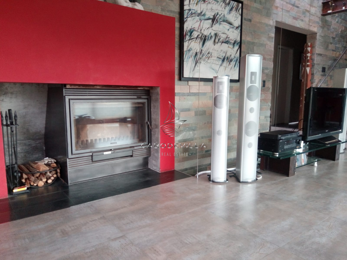 Casa ID.812 - Muy sólida construcción en Parada 26 Playa Brava