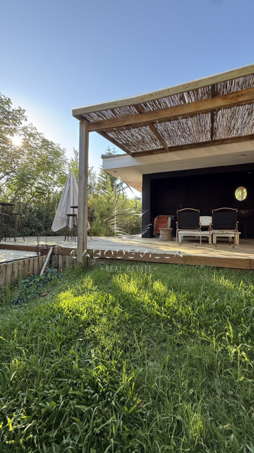 Casa ID.1005 - Venta con renta casa de 5 dormitorios Solanas 