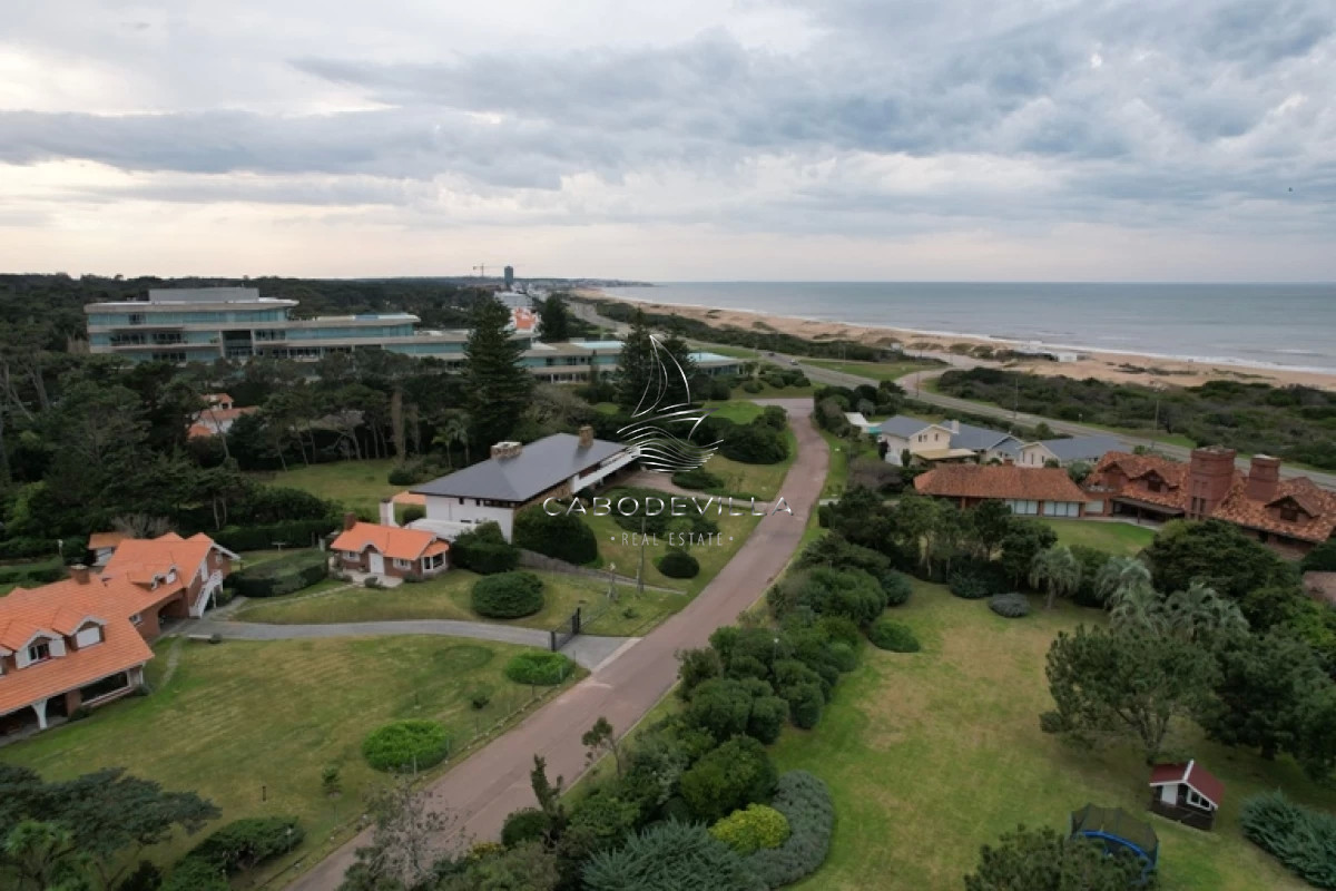 Casa ID.317 - En venta mansión a metros del mar, Golf Punta del Est