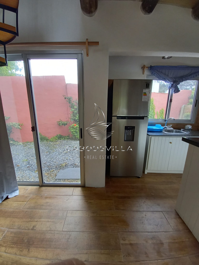 Casa ID.121 - Casa de 2 dormitorios y 2 baños en alquiler La Barra 