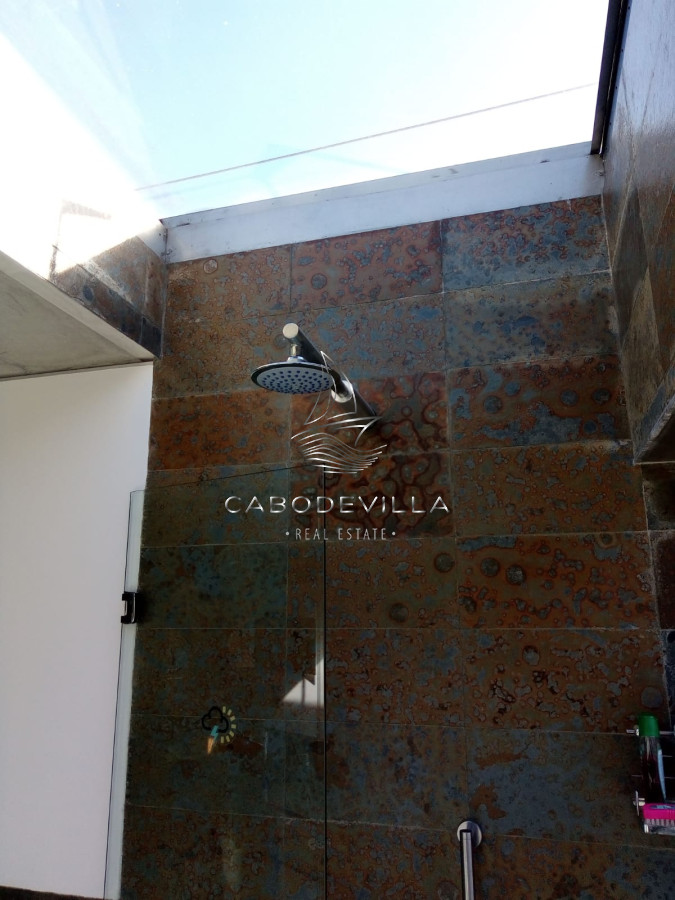 Casa ID.812 - Muy sólida construcción en Parada 26 Playa Brava
