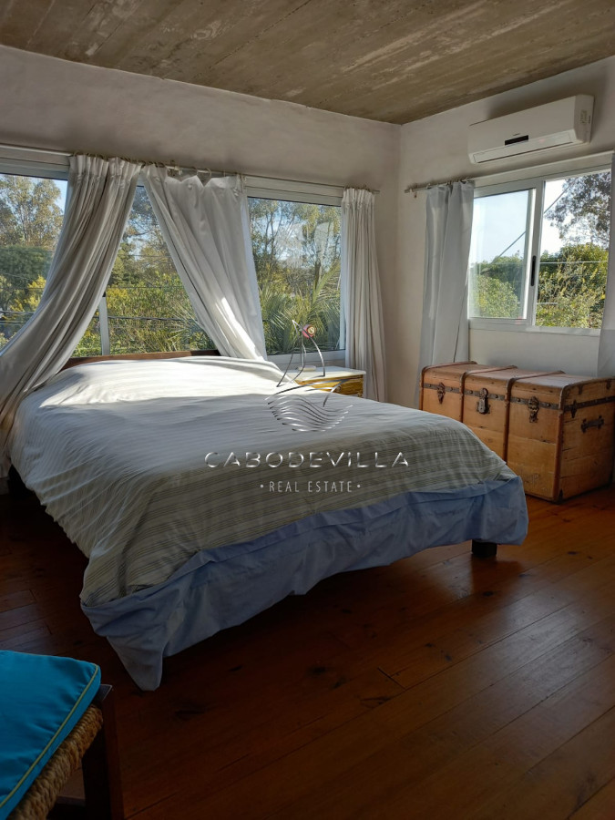 Casa ID.121 - Casa de 2 dormitorios y 2 baños en alquiler La Barra 