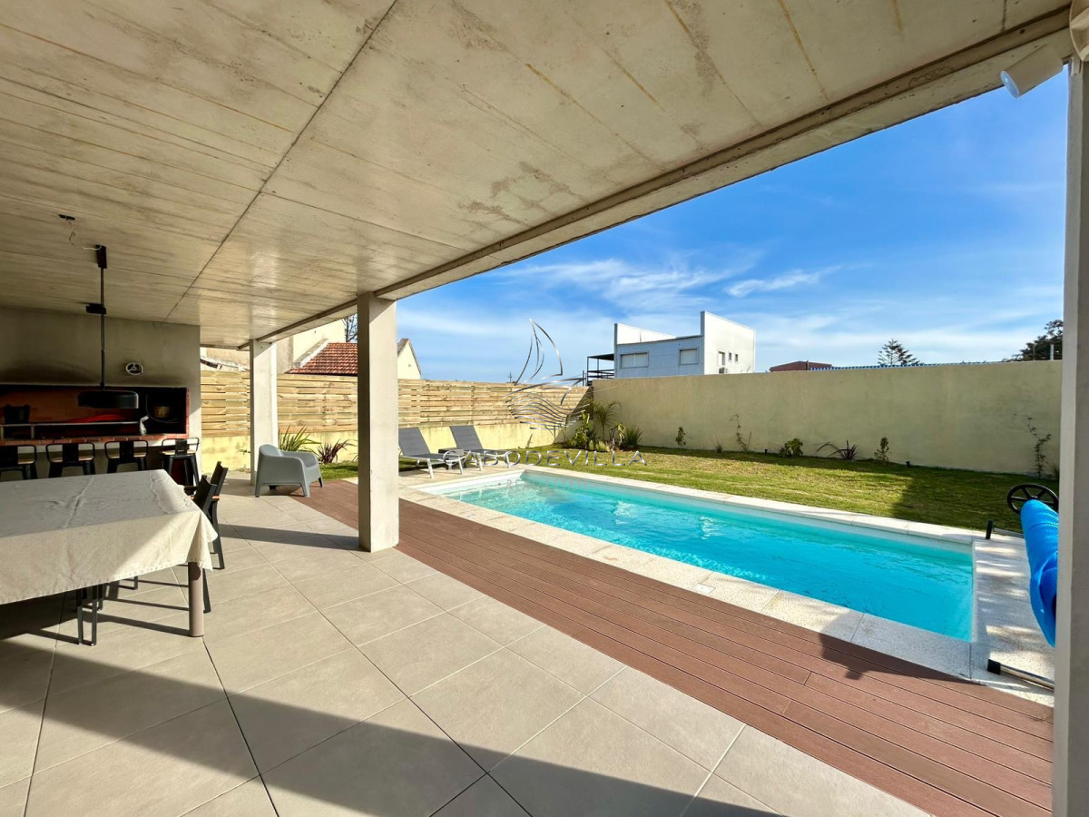 Casa ID.980 - En alquiler casa de 3 dormitorios en Manantiales 