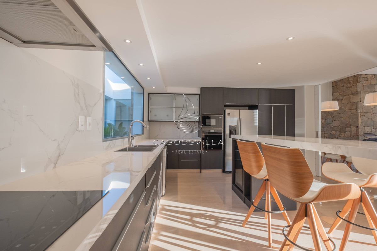 Casa ID.401 - En venta y alquiler anual casa barrio privado apunta del Este 