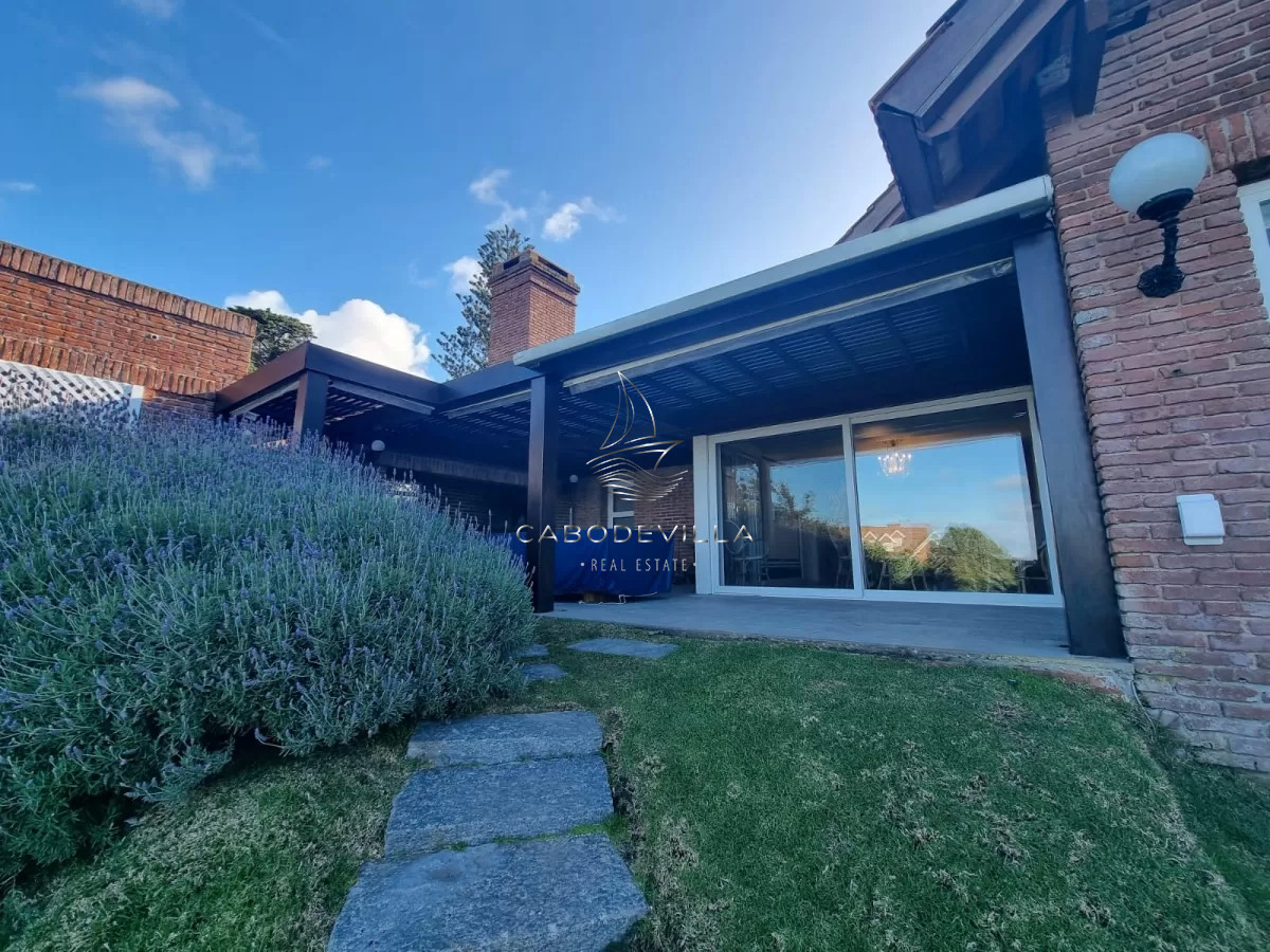 Casa ID.317 - En venta mansión a metros del mar, Golf Punta del Est