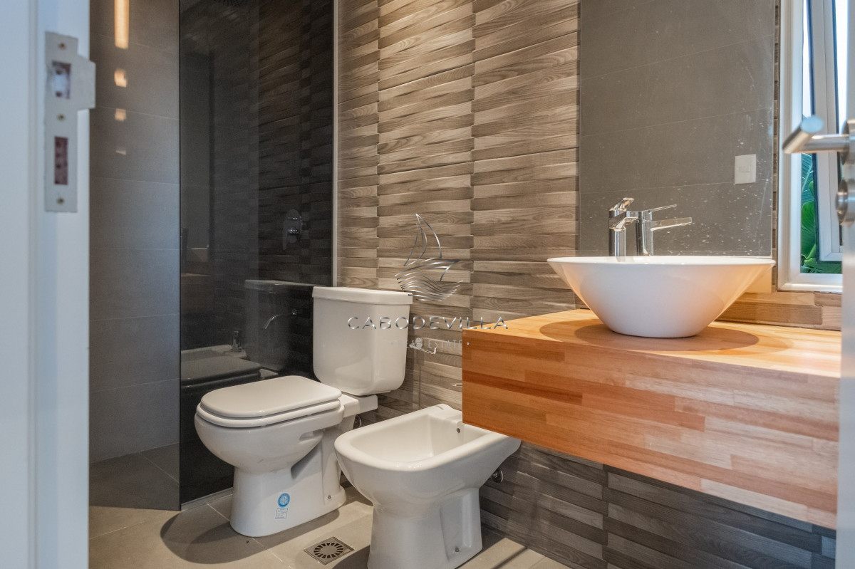 Casa ID.401 - En venta y alquiler anual casa barrio privado apunta del Este 