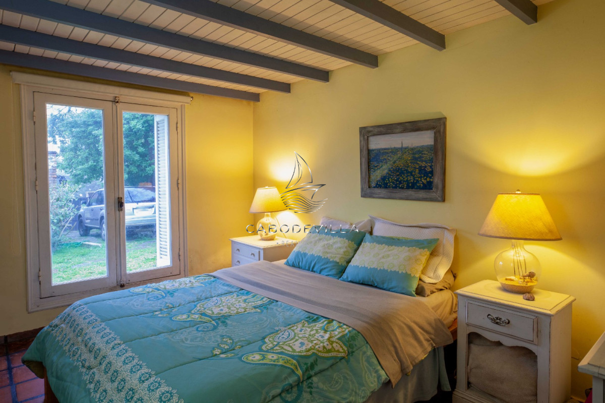 Casa ID.842 - Alquiler temporal casa de 4 dormitorios mas dependencia de servicio 