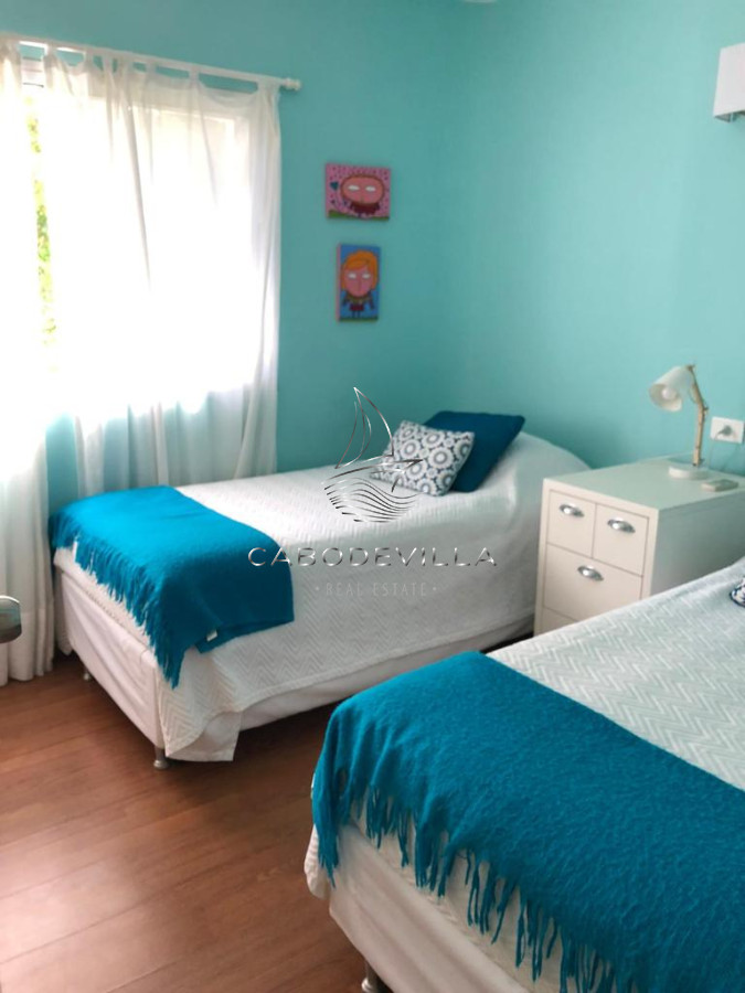 Casa ID.19 - En alquiler  reveión casa de 5 dormitorios, Punta del Este 