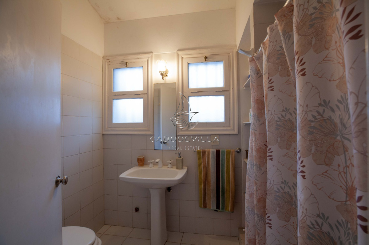 Casa ID.842 - Alquiler temporal casa de 4 dormitorios mas dependencia de servicio 