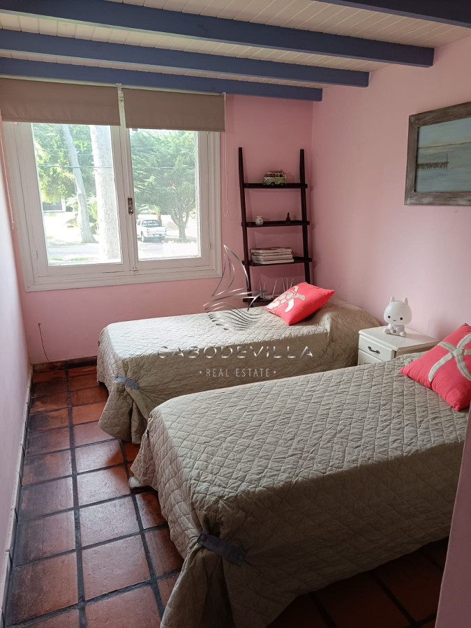 Casa ID.842 - Alquiler temporal casa de 4 dormitorios mas dependencia de servicio 