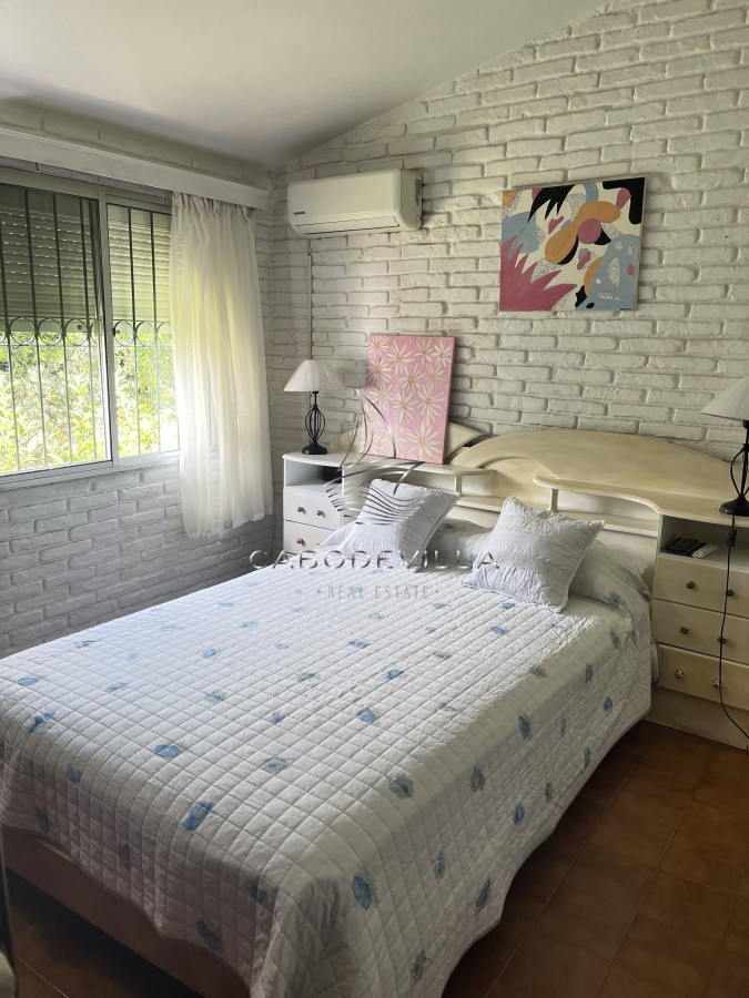 Casa ID.240 - Casa en alquiler  3 dormitorios más dependencia de servicio Pinares Punta del Este