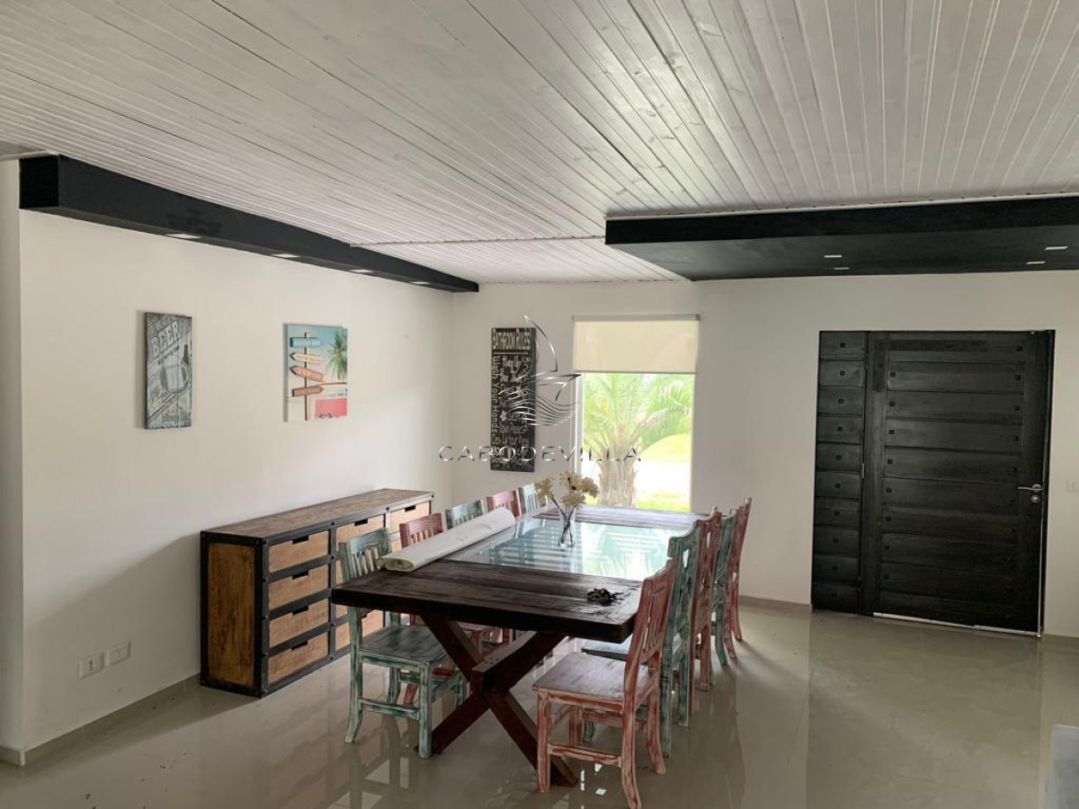 Casa ID.206 - En venta casa de 4 dormitorios, piscina Punta Ballena