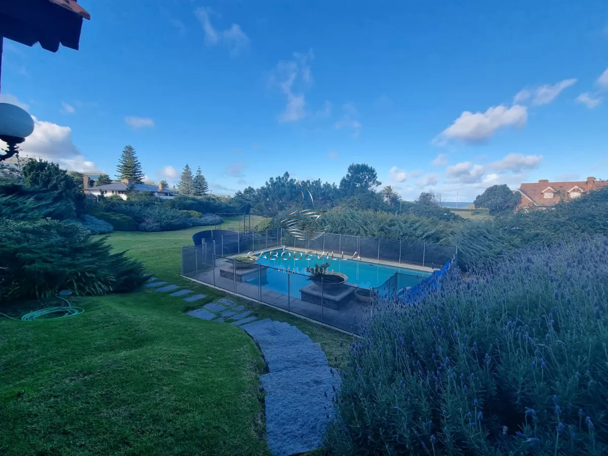 Casa ID.317 - En venta mansión a metros del mar, Golf Punta del Est