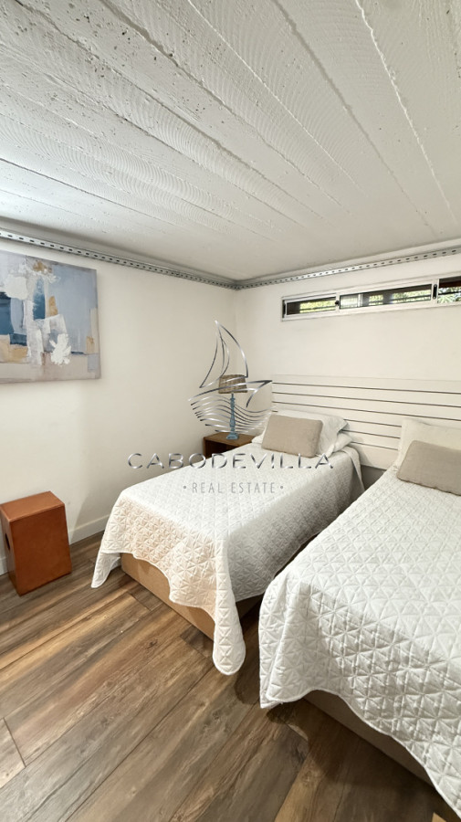 Casa ID.1005 - Venta con renta casa de 5 dormitorios Solanas 