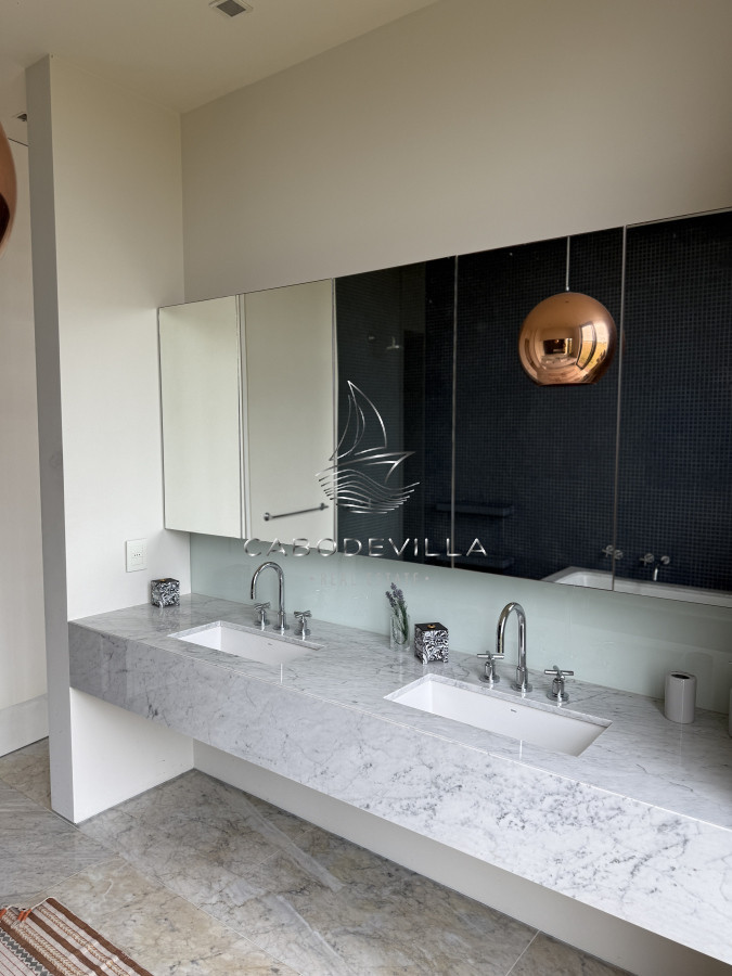 Casa ID.870 - En venta y alquiler Chacra en Manantiales 