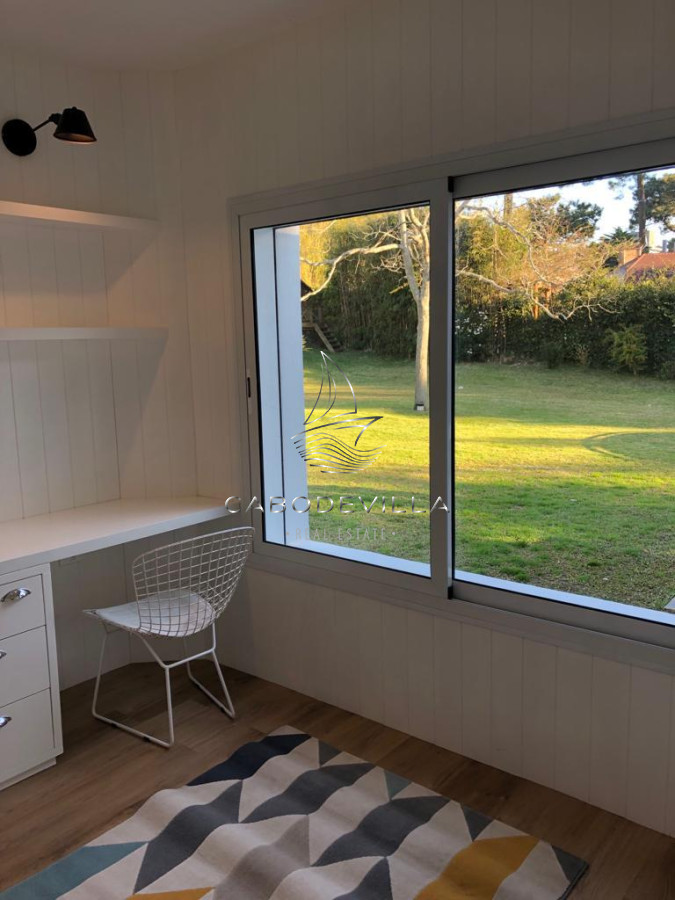 Casa ID.19 - En alquiler  reveión casa de 5 dormitorios, Punta del Este 