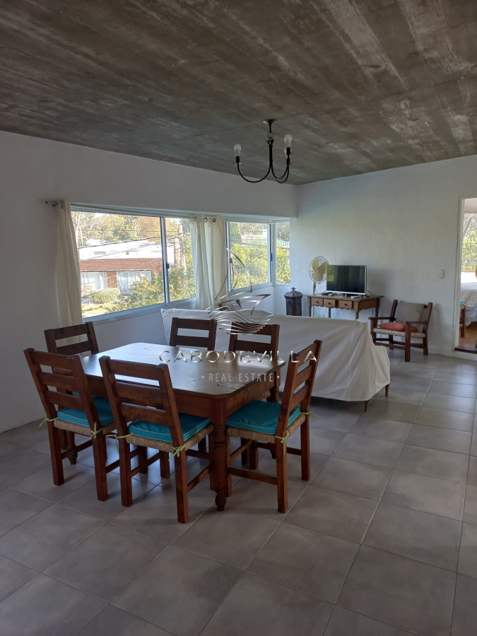 Casa ID.121 - Casa de 2 dormitorios y 2 baños en alquiler La Barra 