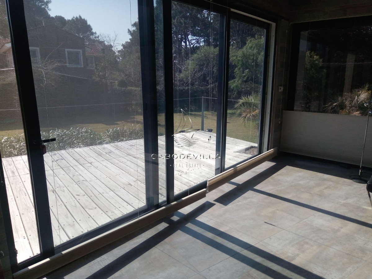 Casa ID.812 - Muy sólida construcción en Parada 26 Playa Brava