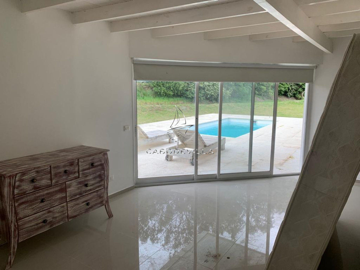 Casa ID.206 - En venta casa de 4 dormitorios, piscina Punta Ballena
