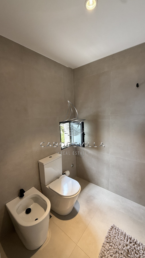 Casa ID.980 - En alquiler casa de 3 dormitorios en Manantiales 