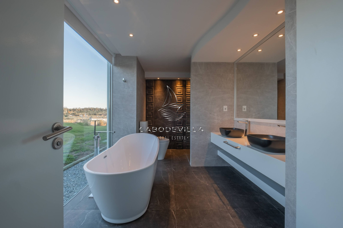 Casa ID.401 - En venta y alquiler anual casa barrio privado apunta del Este 