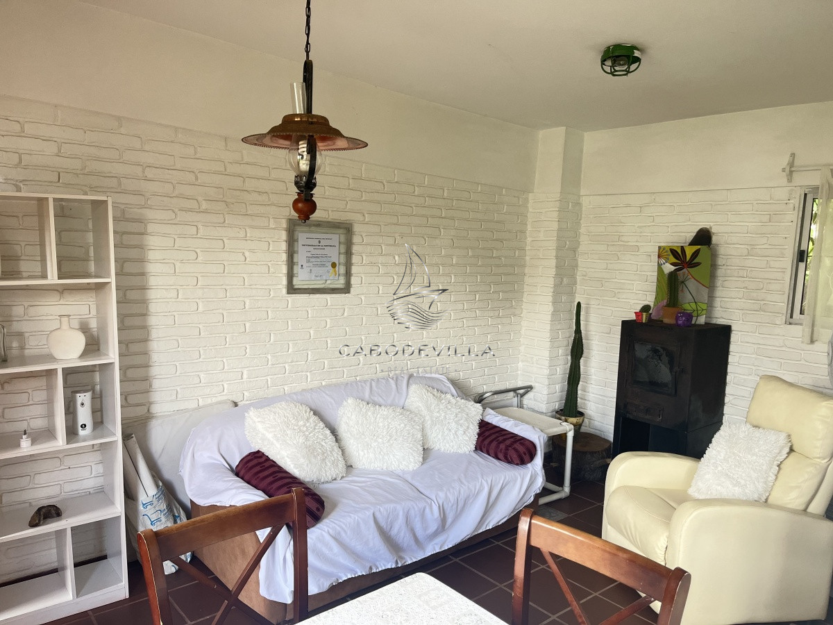 Casa ID.240 - Casa en alquiler  3 dormitorios más dependencia de servicio Pinares Punta del Este