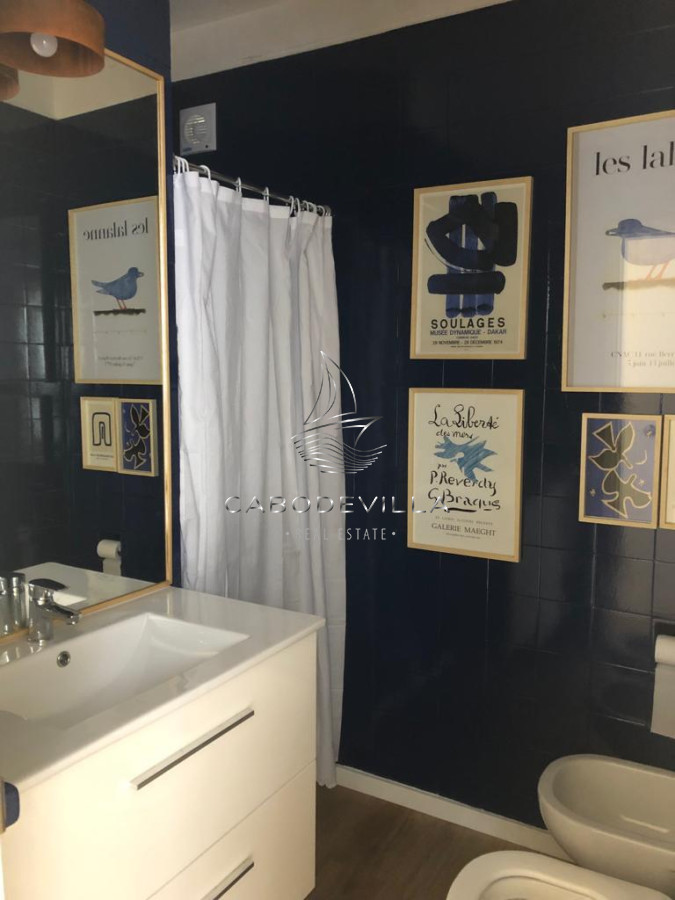 Casa ID.19 - En alquiler  reveión casa de 5 dormitorios, Punta del Este 