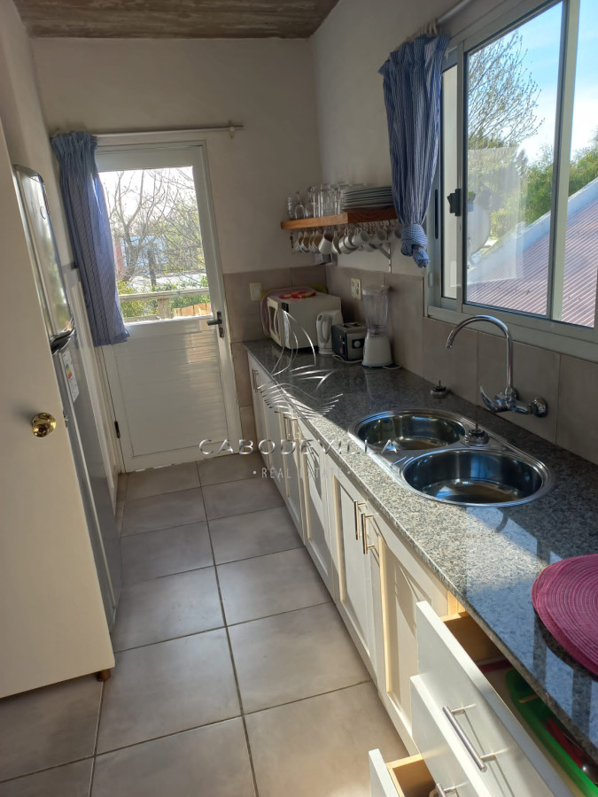 Casa ID.121 - Casa de 2 dormitorios y 2 baños en alquiler La Barra 