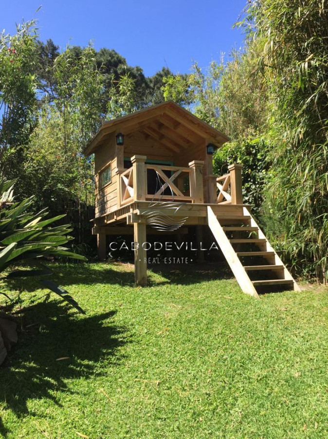 Casa ID.19 - En alquiler  reveión casa de 5 dormitorios, Punta del Este 