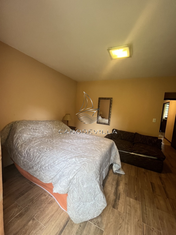 Casa ID.268 - En venta y alquiler anual casa de 4 dormitorios más dependencia de servicio Punta del Este 