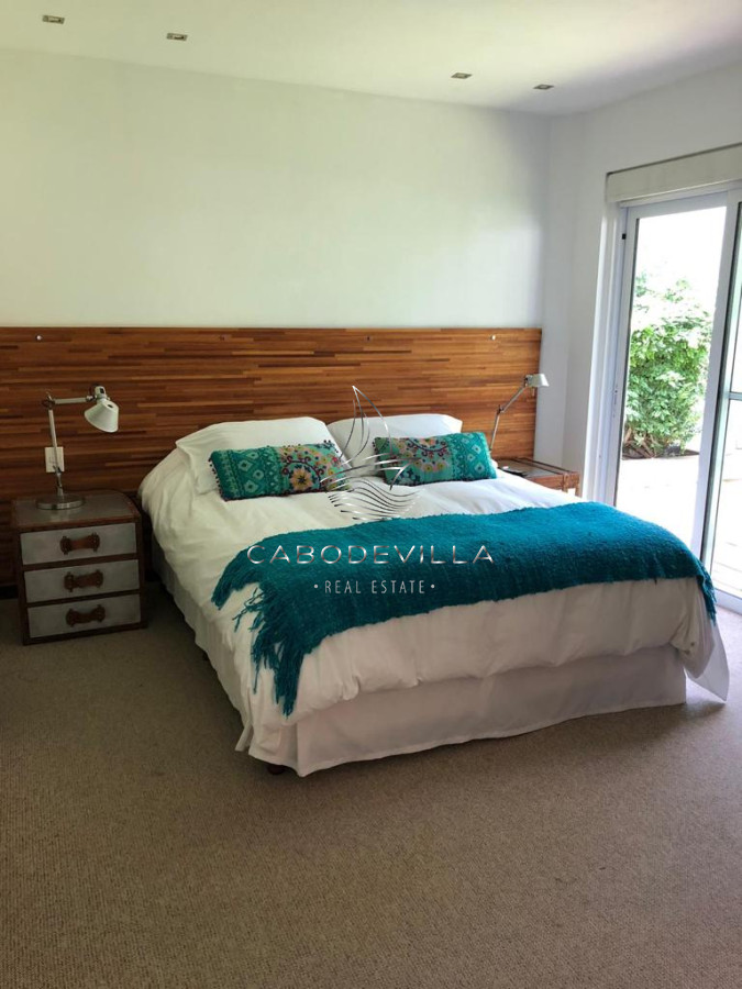 Casa ID.19 - En alquiler  reveión casa de 5 dormitorios, Punta del Este 