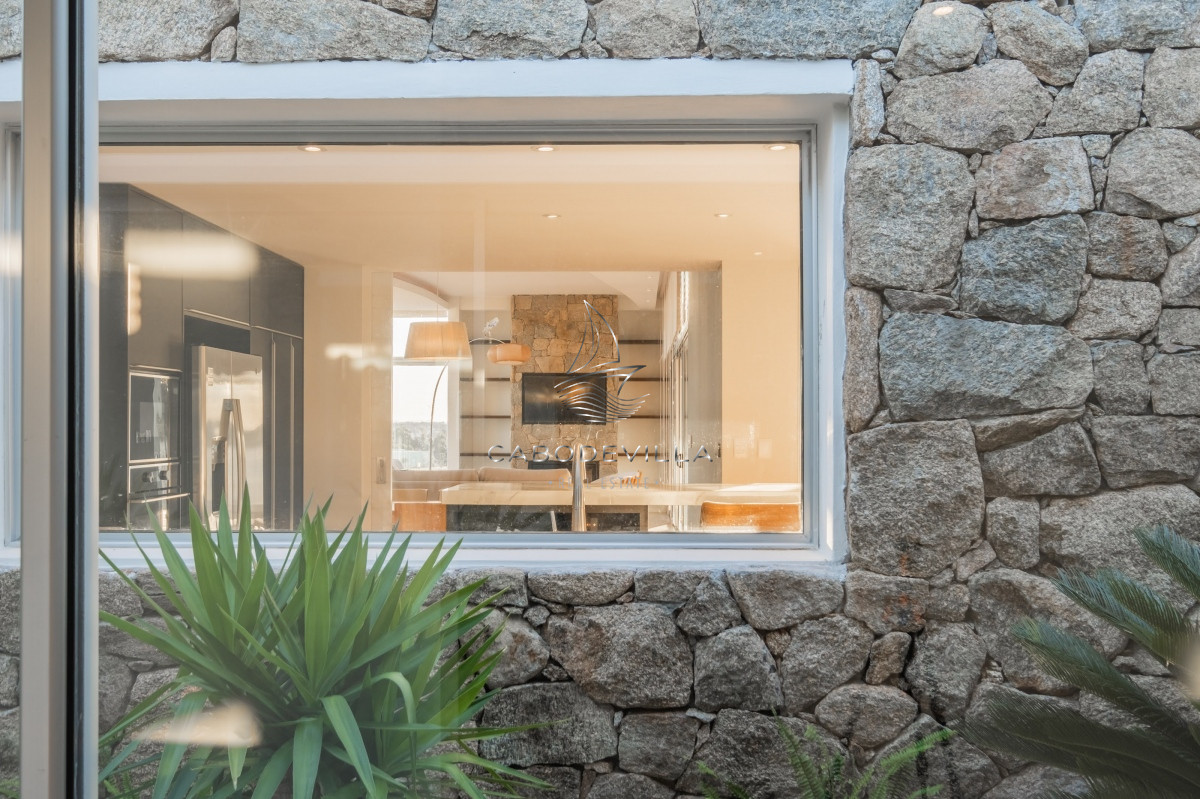 Casa ID.401 - En venta y alquiler anual casa barrio privado apunta del Este 