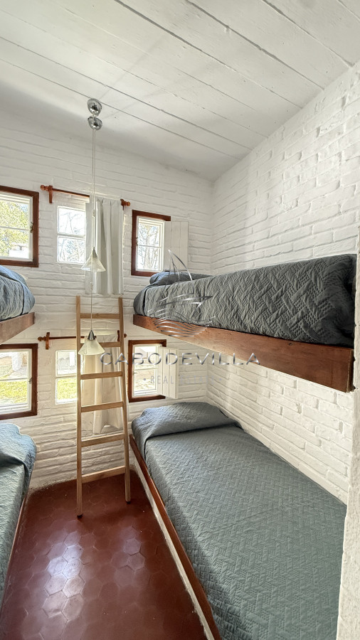 Casa ID.911 - Alquiler casa de 4 dormitorios Punta Ballena 