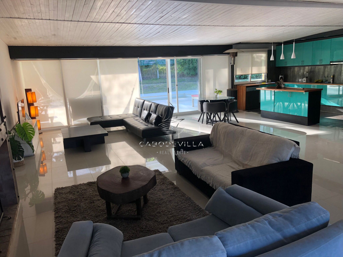 Casa ID.206 - En venta casa de 4 dormitorios, piscina Punta Ballena