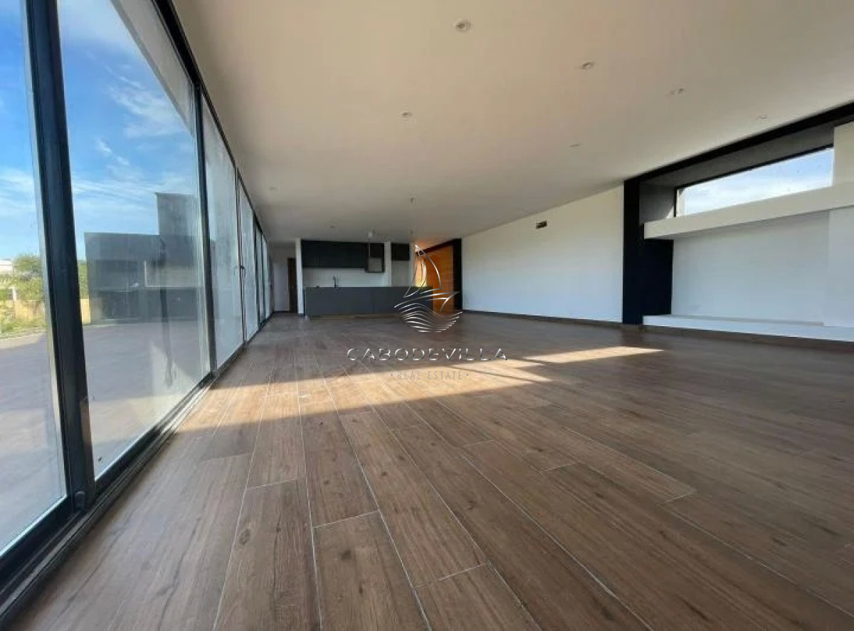 Casa ID.642 - Casa en Venta y alquiler en Colonia 