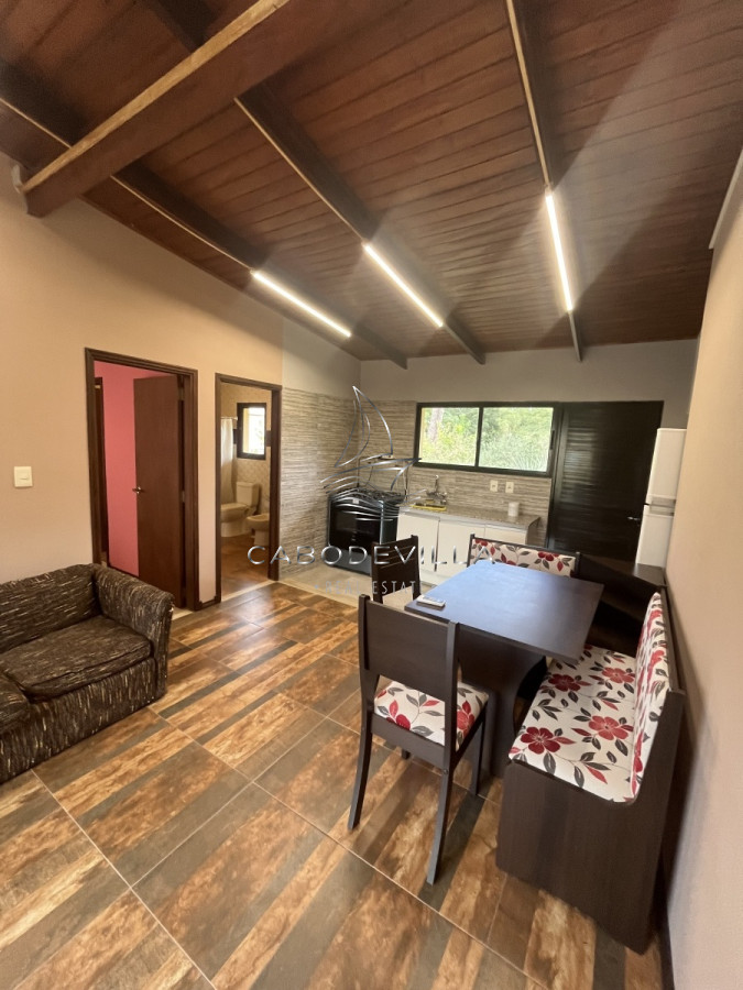 Casa ID.268 - En venta y alquiler anual casa de 4 dormitorios más dependencia de servicio Punta del Este 