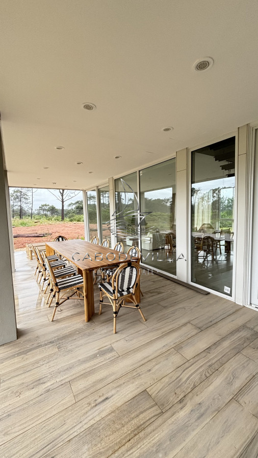Casa ID.677 - En venta y alquiler exclusiva casa en Barrio Privado Punta del Este 