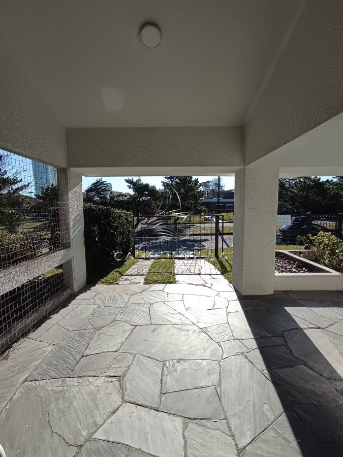 Casa ID.59 - Casa en venta y alquiler anual en Playa Mansa Punta del Este 