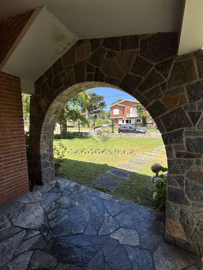 Casa ID.699 - Alquiler anual casa Punta del Este 