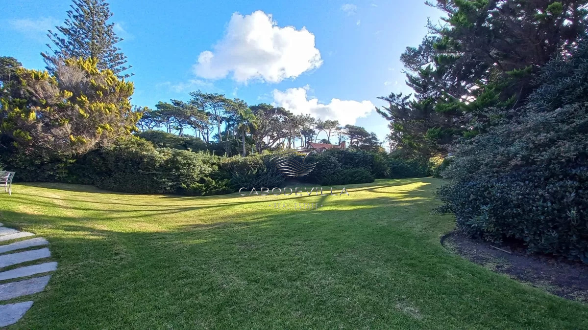 Casa ID.317 - En venta mansión a metros del mar, Golf Punta del Est