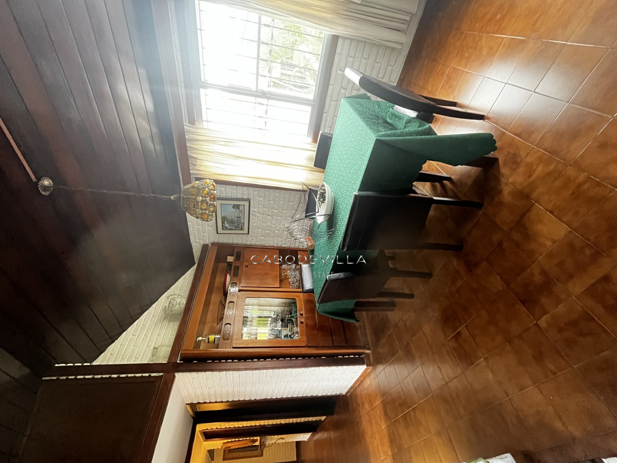 Casa ID.240 - Casa en alquiler  3 dormitorios más dependencia de servicio Pinares Punta del Este
