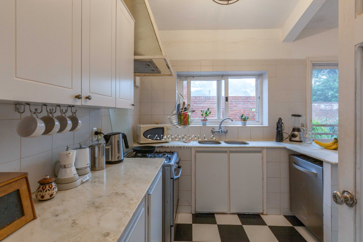 Casa ID.842 - Alquiler temporal casa de 4 dormitorios mas dependencia de servicio 