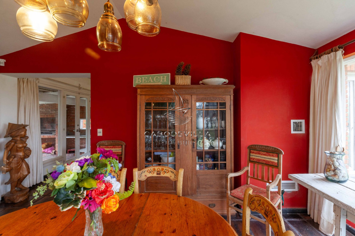 Casa ID.842 - Alquiler temporal casa de 4 dormitorios mas dependencia de servicio 