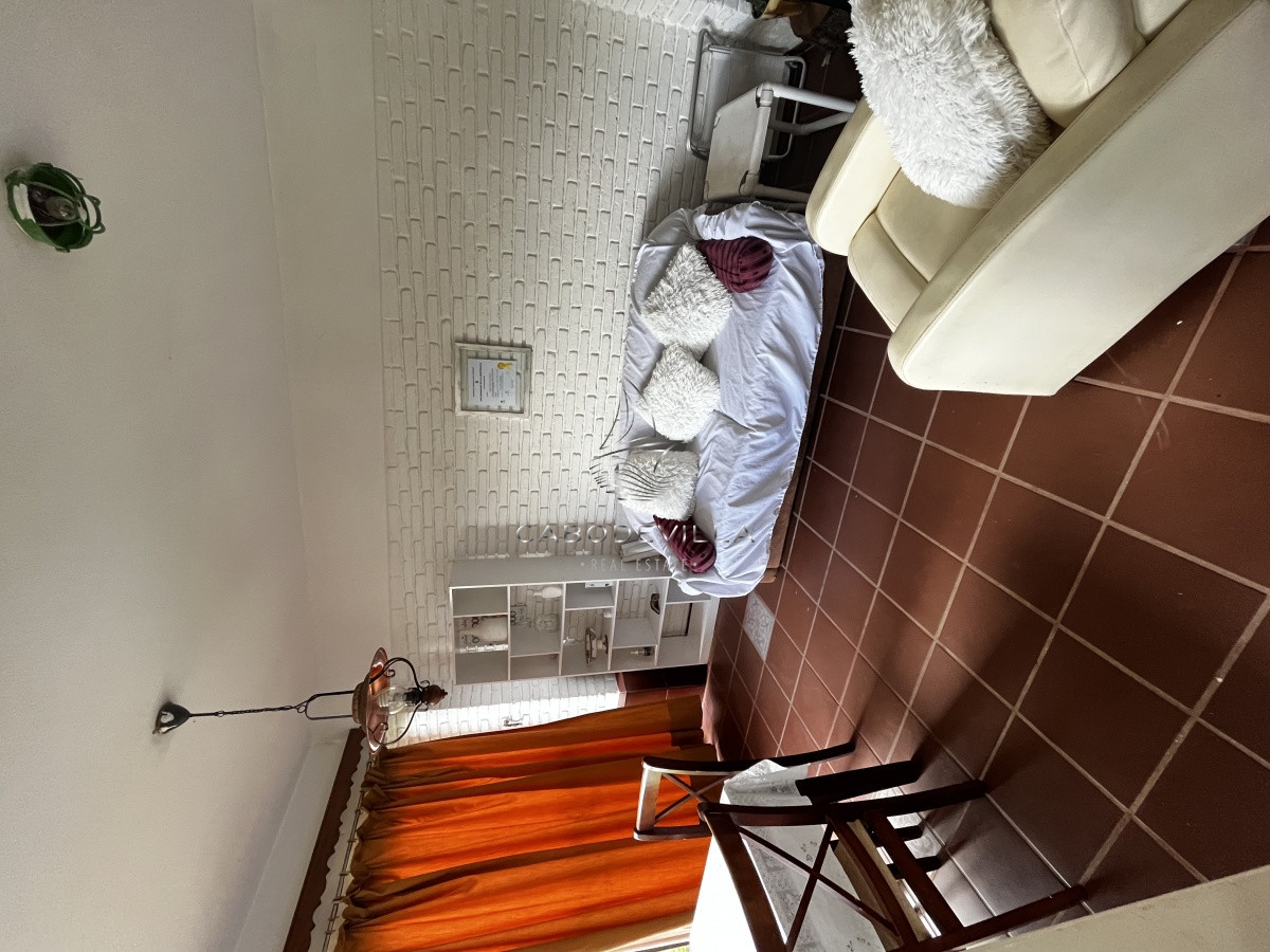 Casa ID.240 - Casa en alquiler  3 dormitorios más dependencia de servicio Pinares Punta del Este
