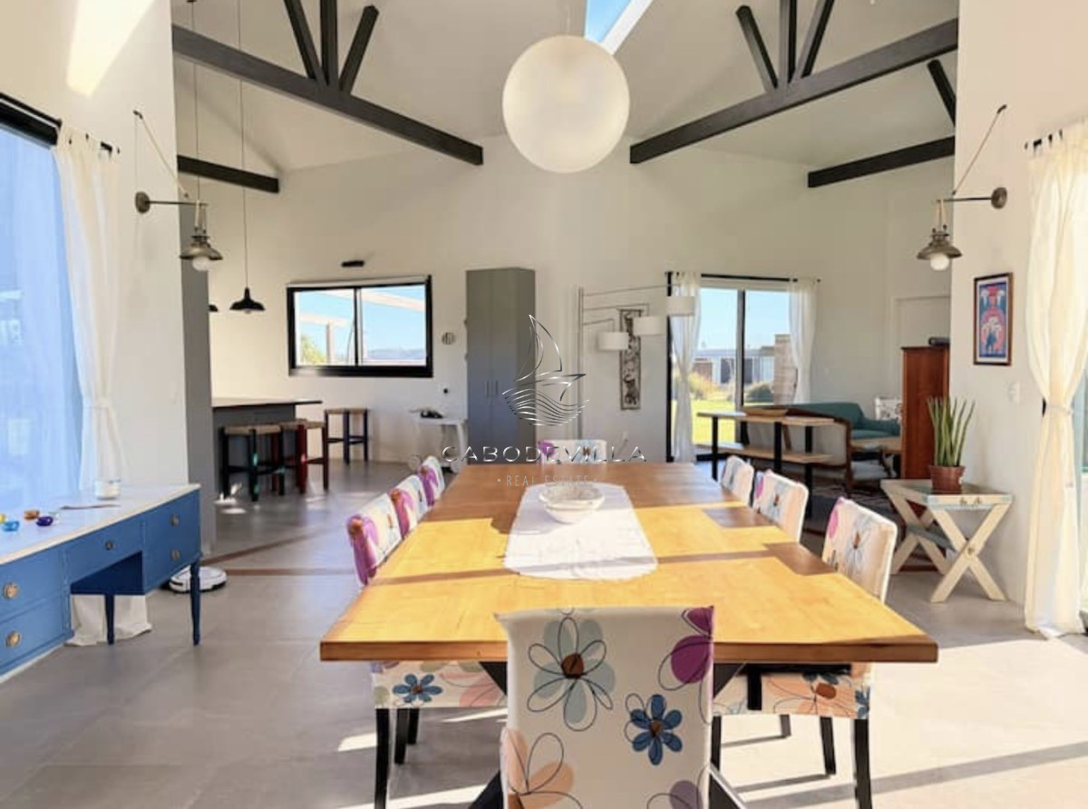 Casa ID.1141 - Casa de 4 dormitorios en alquiler anual Barrio privado La Barra