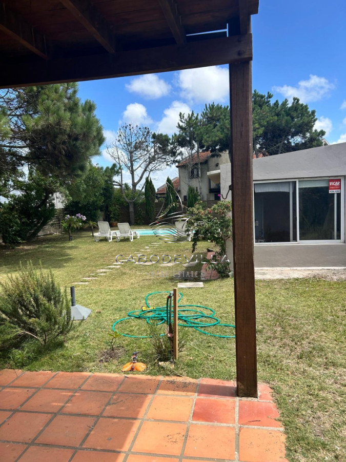Casa ID.1084 - Casa de 3 dormitorios y 2 baños - Balneario Bs