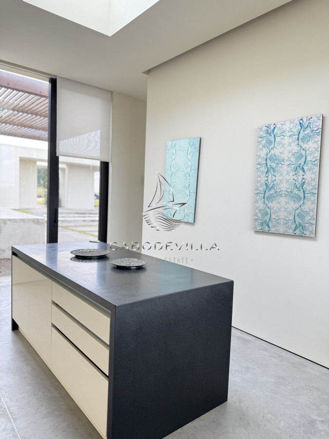 Casa ID.870 - En venta y alquiler Chacra en Manantiales 