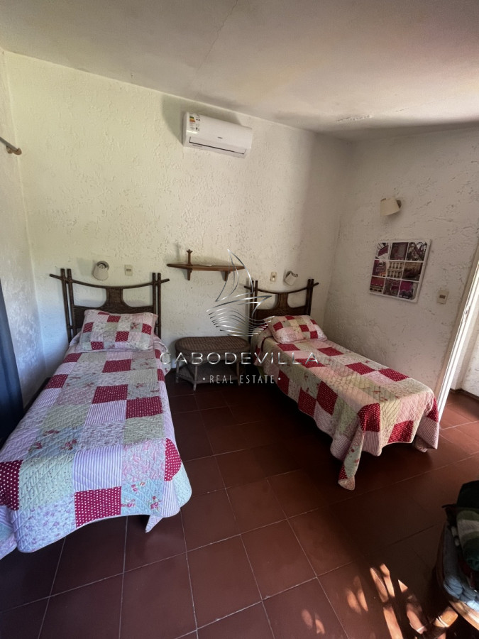 Casa ID.156 - Casa de 4 dormitorios playa brava 