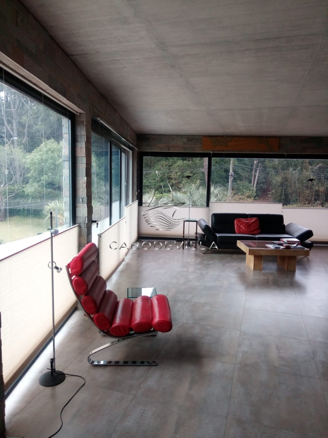 Casa ID.812 - Muy sólida construcción en Parada 26 Playa Brava