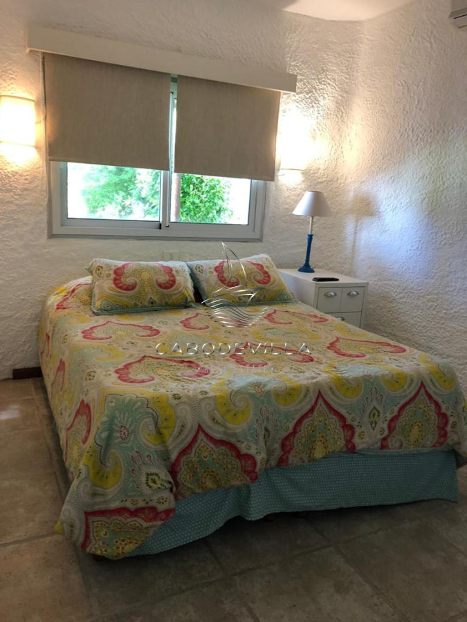 Casa ID.19 - En alquiler  reveión casa de 5 dormitorios, Punta del Este 